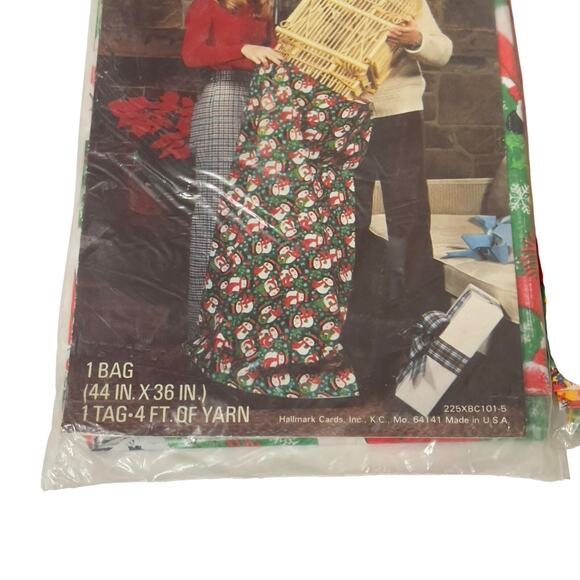 Vintage Hallmark Christmas Gift Bags Tag & Yarn Lot Of 2 Stockings Snowman New - Picture 3 of 6